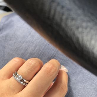 【Miss Platinum】の口コミ 結婚指輪を決める際に、
エタニティリングが良い！
でも、
旦那とお揃い...