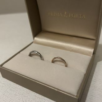 【PRIMA PORTA(プリマポルタ)】の口コミ 指に実際につけた時にしっくり来るデザインのものを選びました。
彼がつけ...