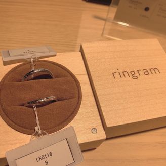 【ringram(リングラム)】の口コミ ウェーブの形で探していました。天の川のデザインがとても綺麗で良かったの...