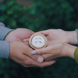 【山陰と旅する指輪】の口コミ 豊富なラインナップの中から2人それぞれのお気に入りのデザインが見つかっ...