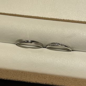 【Le futur(ルフチュール)】の口コミ これまで見て、試着してきた指輪に比べ、
シンプルなデザインで着け心地が...