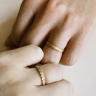 【NEUSPUR(ノイシュプール)】の口コミ 私達は婚約指輪は用意しなかったので、夫が「婚約指輪くらいの素敵なものを...