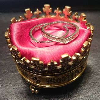 【Royal Order(ロイヤルオーダー)】の口コミ 主人が以前よりお店の常連で、結婚指輪を作ったら少し割引をしてくれるとの...