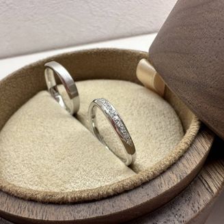 【COLANY(コラニー)】の口コミ 来店して二時間、お店の殆どの指輪を試着してみて一番しっくりきたのでこち...