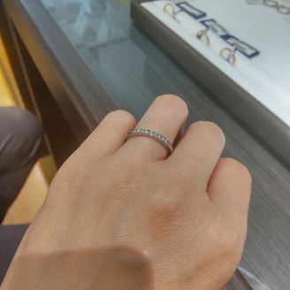 【MIKIMOTO(ミキモト)】の口コミ 「DGR-01367」プラチナのハーフエタニティリングです。
厚みがし...