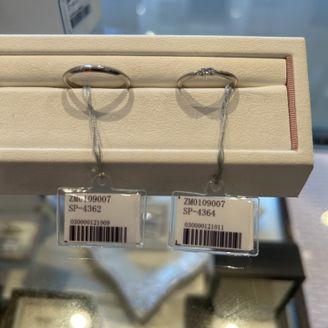 【Ginza Rim(銀座リム)】の口コミ レディースのデザインが可愛い
メンズがだいぶシンプルなので、こだわりが...