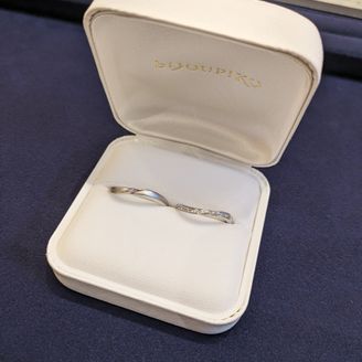 【EITO(エイト)】の口コミ 形に動きがある感じでキラキラした指輪が好みな人に向いているかと思われま...