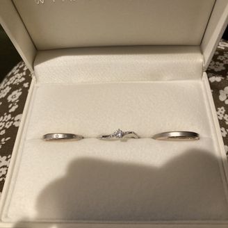 【festaria bijou SOPHIA(フェスタリア ビジュソフィア)】の口コミ プラチナ+ピンクゴールドが上下に入っているデザインです。ピンクゴールド...