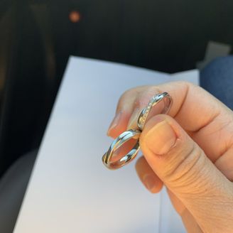 【Aimeroir(エメルワール)】の口コミ 交差してる部分がとても可愛くデザインに一目惚れしました。
メンズはつや...