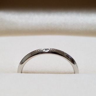 【DEAREST(ディアレスト)】の口コミ 普段づかいの指輪を　探していました　
いろいろデザインがあって悩みまし...