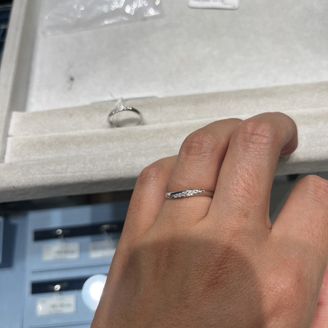 【BLOOM(ブルーム)】の口コミ ブルームはお手頃のイメージでデザインが見たくて行きました。可愛く値段も...