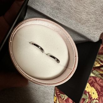 【insembre(インセンブレ)】の口コミ この指輪は、鍛造で強度が高く、仕事でも壊れにくく使えるということで、決...