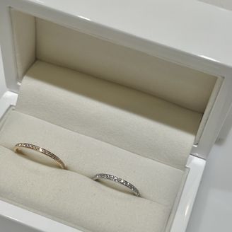 【GraceKama(グレースカーマ)】の口コミ 婚約指輪と重ねづけしたかったので、細身のエタニティデザインを探していま...