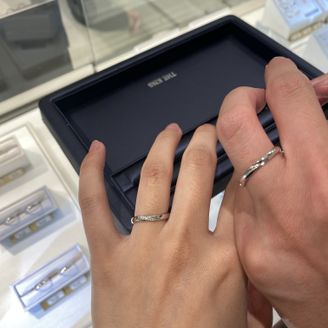 【THE KISS(ザ・キッス)】の口コミ 価格はとても1人10万くらいで、2人合わせて20万以内になるように検討...