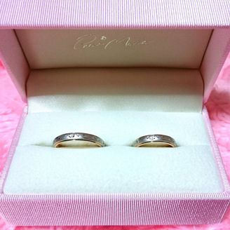 【Petit Marie(プチマリエ)】の口コミ 太めで柄のついたデザインを探していました。こちらの指輪はプラチナとピン...