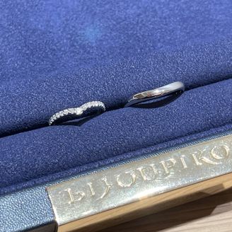 【EITO(エイト)】の口コミ 指が綺麗に見える形になっており、ダイヤがキラキラしていて可愛いです。反...