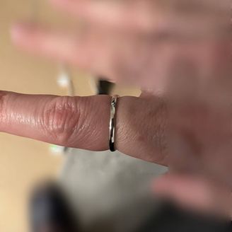 【サマンサティアラブライダル(Samantha Tiara Bridal)】の口コミ デザイン性がシンプルなのに上品さがあります。どんな服にでも合わせること...