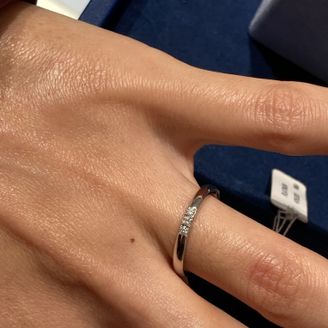 【canal4℃(カナルヨンドシー)】の口コミ シンプルでかつダイヤが少しついているものを探して、お店の人におすすめさ...