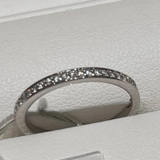 【bijou SOPHIA(ビジュソフィア)】の口コミ ハーフエタニティリングを探していると言ったらすぐにこの2種類を出してき...