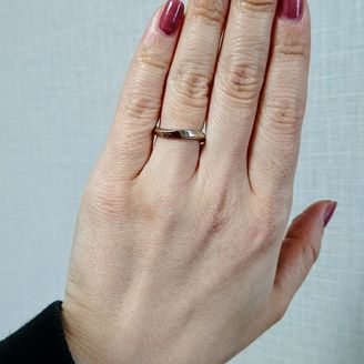 【FIRST DIAMOND(ファーストダイヤモンド)】の口コミ 私も主人もシンプルでいつまでも付けていられるような指輪、でも人とはあま...