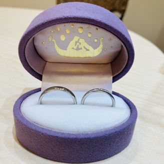 【Disney PRINCESS Rapunzel(ディズニープリンセスラプンツェル)】の口コミ リーズナブルな価格と、プラチナで作っていただいても、他の材質の指輪と同...