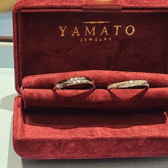 【PILOT BRIDAL(パイロットブライダル)】の口コミ 夫婦共に運送業なので
強度のある指輪を選びました。
輝きもあって強度も...