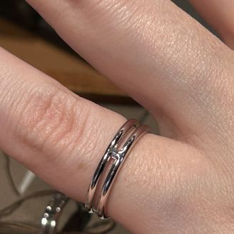 【エルメス(HERMES)】の口コミ エルメスで有名な結婚指輪のデザイン。ただ確かもうあまり在庫がなかった記...