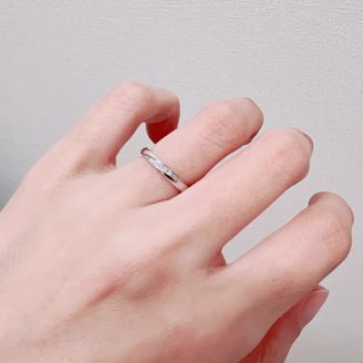 【PILOT BRIDAL(パイロットブライダル)】の口コミ 指輪はシンプルなデザインで、非常に気に入っています。他のメーカーとも迷...