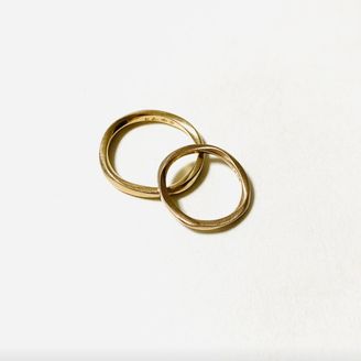 【hum(ハム)】の口コミ 何年･何十年経っても飽きないシンプルなデザインに惹かれました。どんな服...