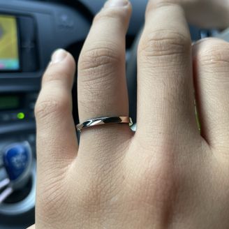 【nocur(ノクル)】の口コミ シルバーと金色が斜めになるように色ついたデザインです。
リングの太さも...