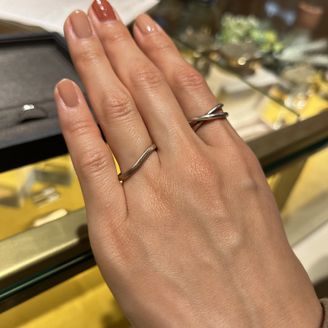 【ete(エテ)】の口コミ 指の形にそうウェーブデザインのリングを探していたため添付のリングをチョ...