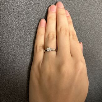 【COLANY(コラニー)】の口コミ ・ありそうでないデザインがいい
・ダイヤが目立つデザインがいい
・着け...