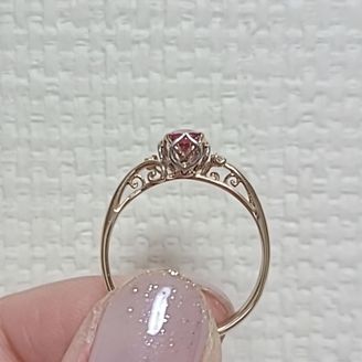 【BELLE BLANCHE(ベルブランシュ)】の口コミ 石が色石からも選べるのと、素材もコンビが出来たり自分の好きな組み合わせ...