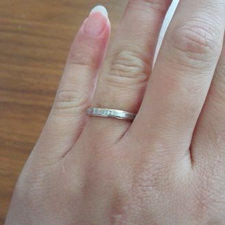 【MAHARAJA DIAMOND(マハラジャダイヤモンド)】の口コミ 私は、元々キラキラしている物がとても苦手で他にはこだわりが無くたまたま...