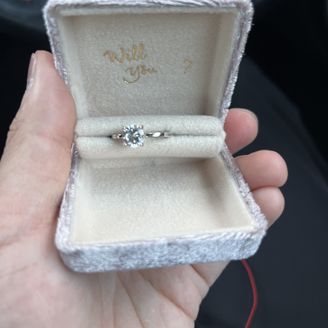 【BELLE BLANCHE(ベルブランシュ)】の口コミ デザインはオリジナリティのあるデザインとなっており、唯一無二のプロポー...