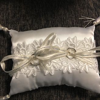 【PILOT BRIDAL(パイロットブライダル)】の口コミ デザインと品質と価格で決めました。
他のブランドの強度の高い、お値段も...