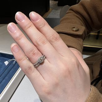 【ピアジェ(PIAGET)】の口コミ 巧妙で美しく、デザイン性の高い指輪が多く揃えてあります。
０.3カラッ...