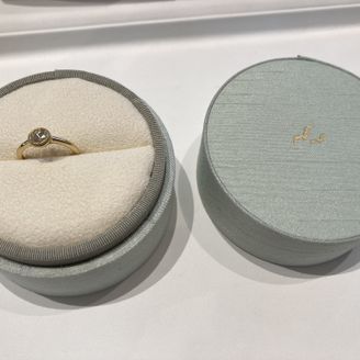 【birds(バーズ)】の口コミ 1つ石のタイプですが、婚約指輪感が良い意味でなく普段使いしやすいとおも...