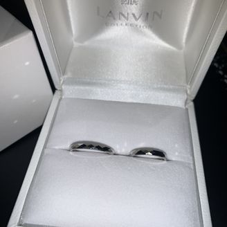 【LANVIN(ランバン)】の口コミ こういった、ミラーカットの指輪自体は いろいろなブランドから出ています...