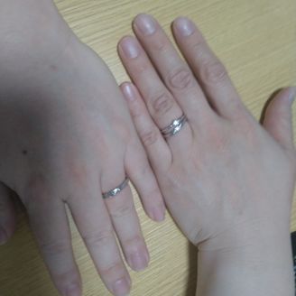 【AUROA(アウロア)】の口コミ オーダーした艶消しや彫りがすごく気に入っています。ブランドならではの二...