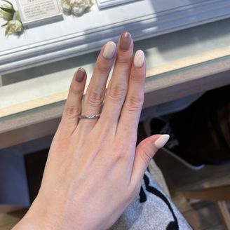 【ジュエリークラフトYAMAJI】の口コミ V字タイプの結婚指輪になって、オシャレかつデザイン性があっていいなと思...