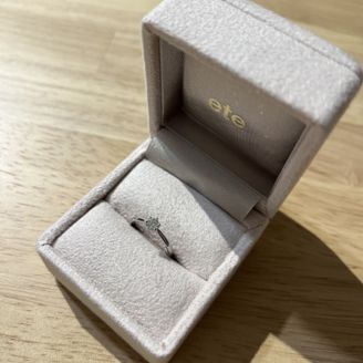 【ete(エテ)】の口コミ 普段のお出かけ時でも付けられる丁度いいダイヤの大きさで、ふと手を見た時...