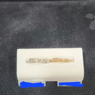 【festaria VOYAGE(フェスタリア ボヤージュ)】の口コミ シルバーが多かったので、ゴールドの結婚指輪も試してみたいと思い、試着さ...