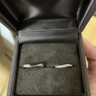 【CHER LUV(シェールラブ)】の口コミ 指につけた時に、粒が多いことからキラキラ光って見えるのがとても可愛い。...