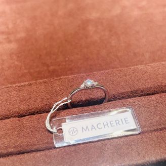 【MACHERIE(マシェリ)】の口コミ シンプルですが特別感があります！
華奢な感じで指が綺麗に見えると思いま...
