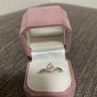 【Princess Bijou(プリンセス・ビジュー)】の口コミ ディズニーコラボのアラジンの指輪です。指輪の裏側にオプションで肉球など...