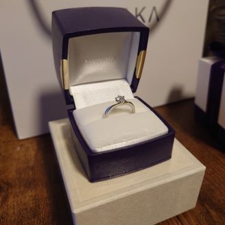 初桜 UIZAKURA [婚約指輪] 俄(にわか) | Ringraph(リングラフ)