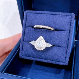 【DIALLURE(ディアリュール)】の口コミ ペアシェイプがかわいくて憧れでしたが、なかなか素敵なものが見つからず友...