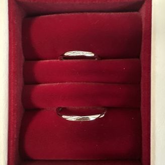 【Beauty and the Beast(ディズニー美女と野獣)】の口コミ シンプルなデザインで、2人が理想とする形でした。
内側には女性側が黄色...