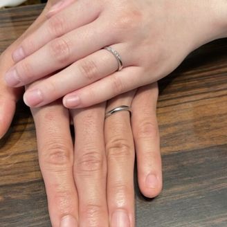 【CAFERING(カフェリング)】の口コミ 画像だと少し分かりにくいのですが、女性側のリングのピンクダイヤモンドが...